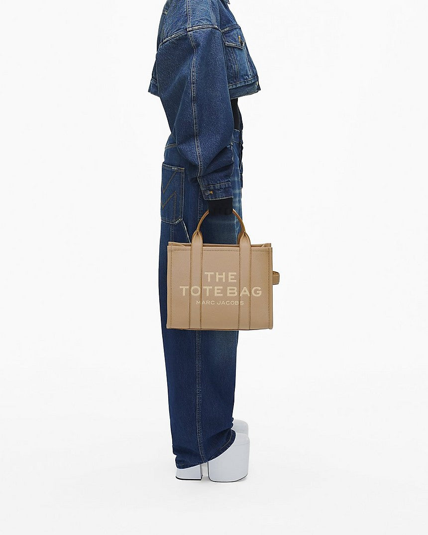 Marc Jacob’s THE LEATHER
MEDIUM TOTE BAG