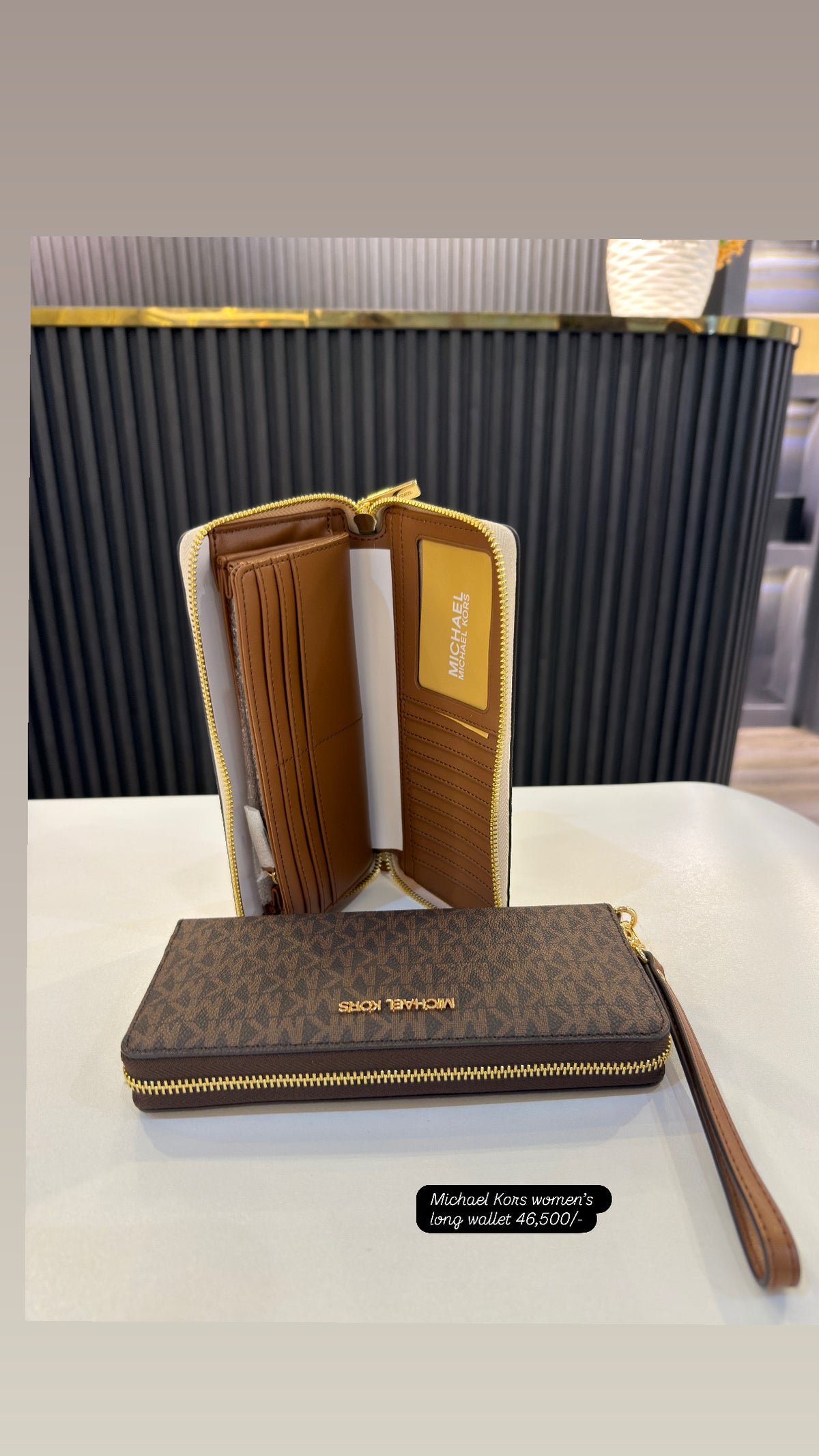 Michael Kors Large Logo Continental phone Wallet