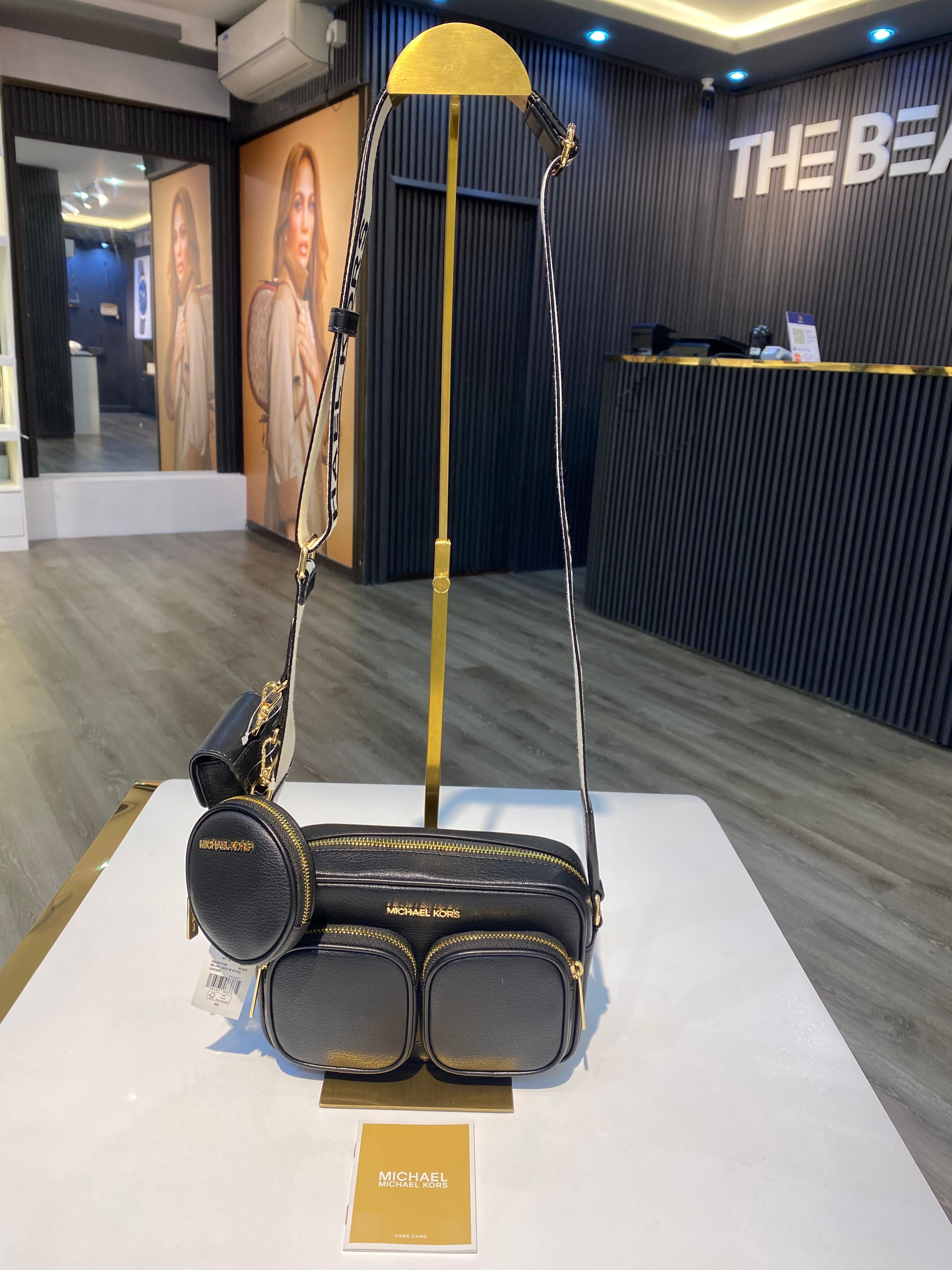 Michael Kors Jet Set Medium Leather Crossbody Bag with Case for Apple Airpods Pro®