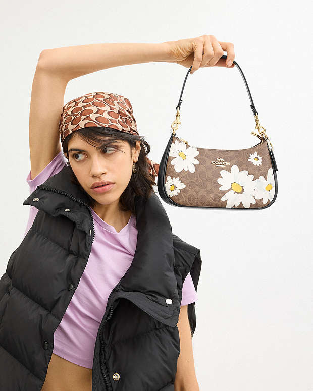 Teri Shoulder Bag In Signature Canvas With Floral Print