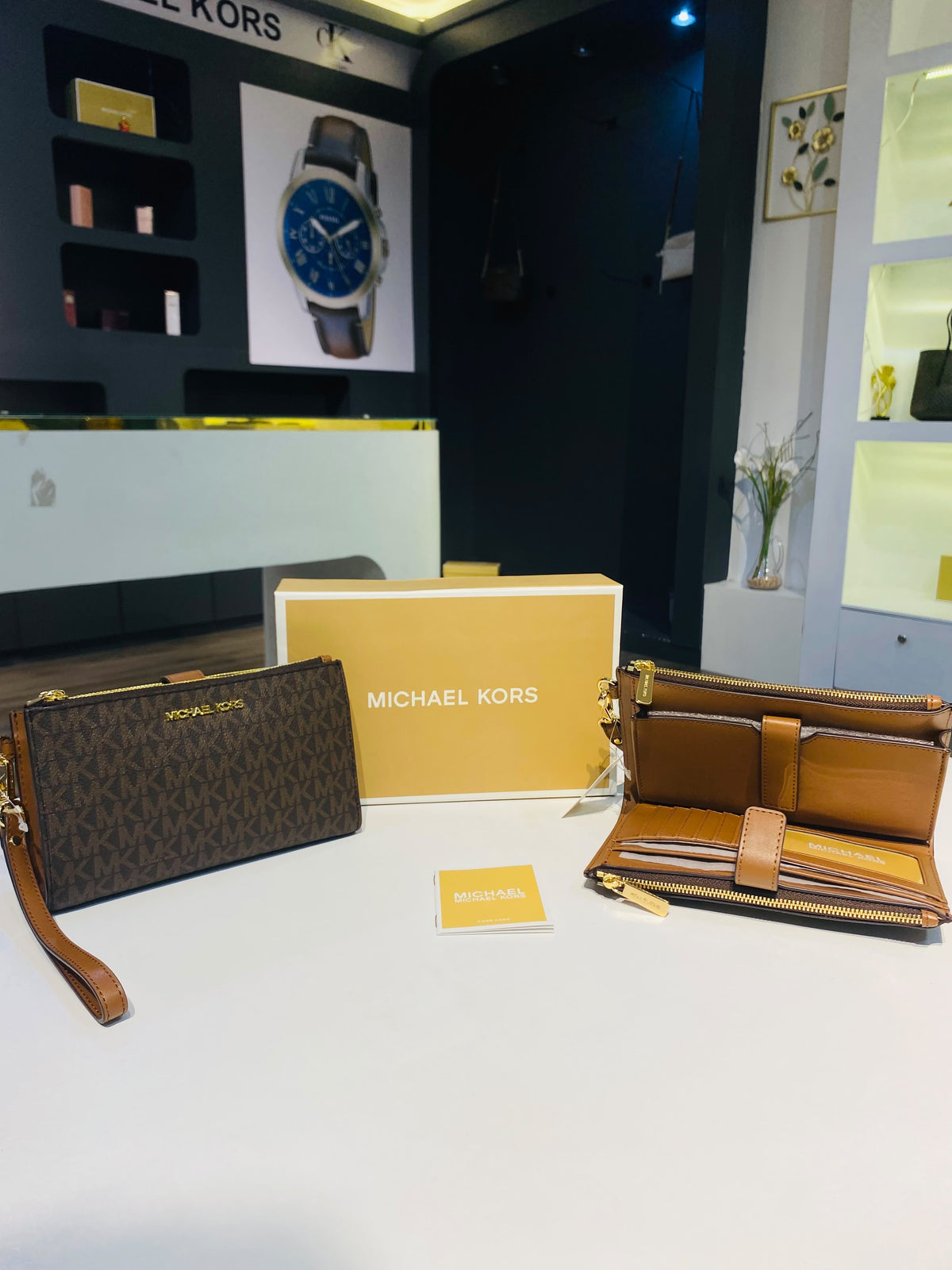 Michael Kors Large Logo Continental phone Wallet