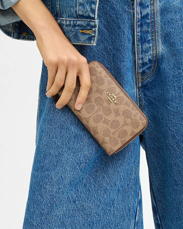 Coach Medium Id Zip Wallet In Signature Canvas