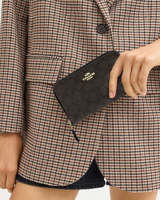 Coach Medium Id Zip Wallet In Signature Canvas