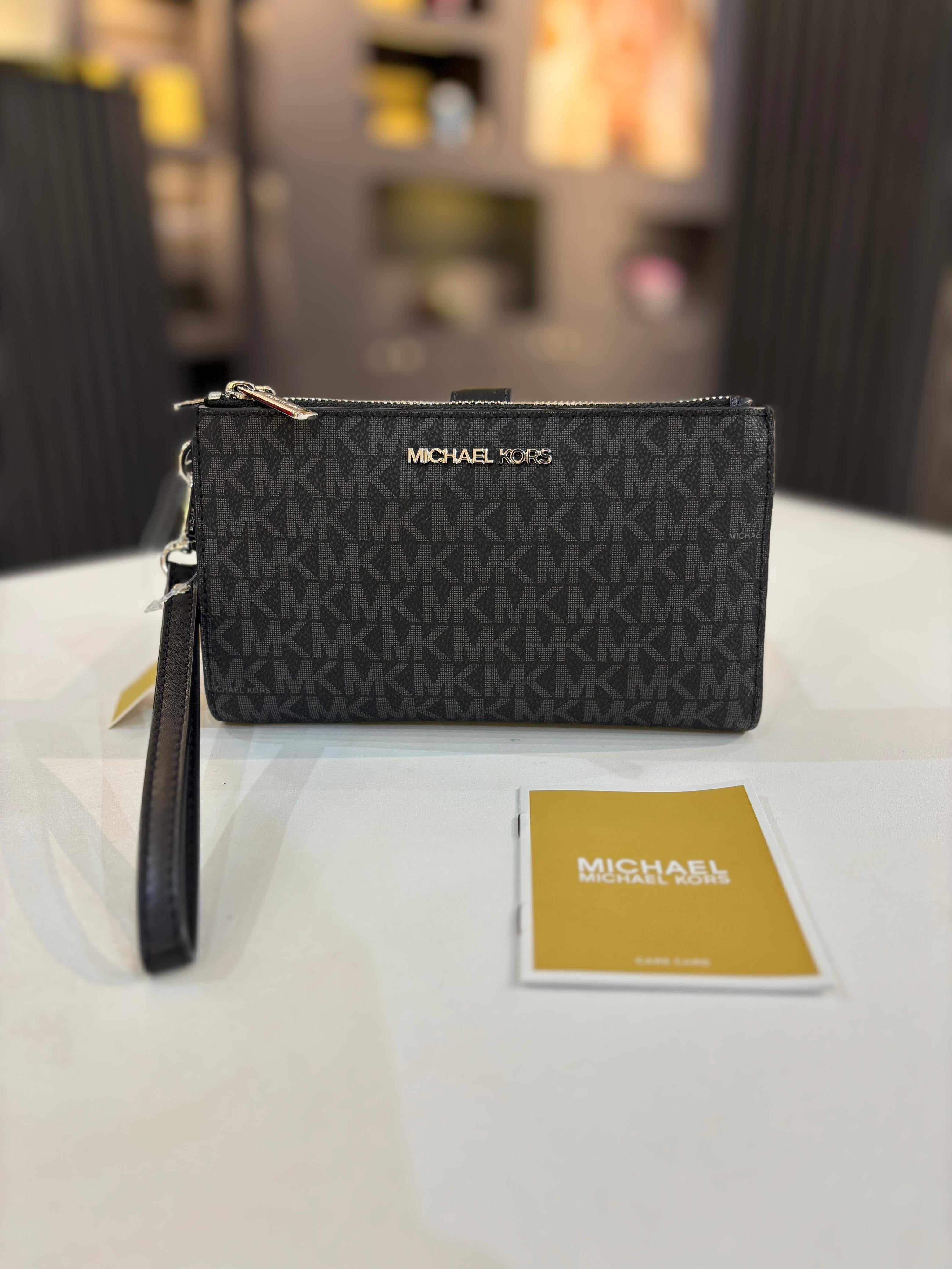 Michael Kors Jet Set Logo Smartphone Wallet